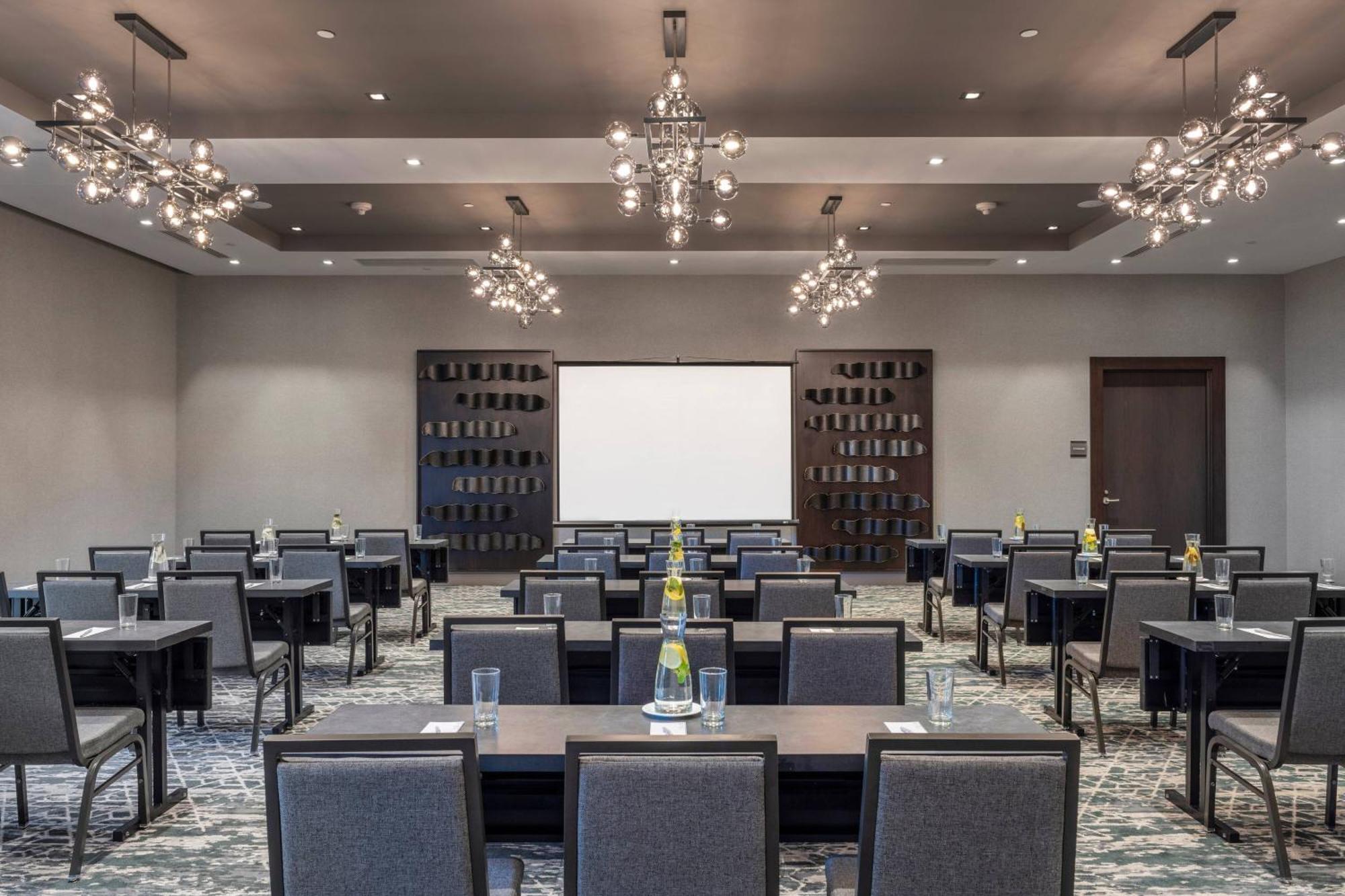Residence Inn By Marriott Boston Нейтик Экстерьер фото