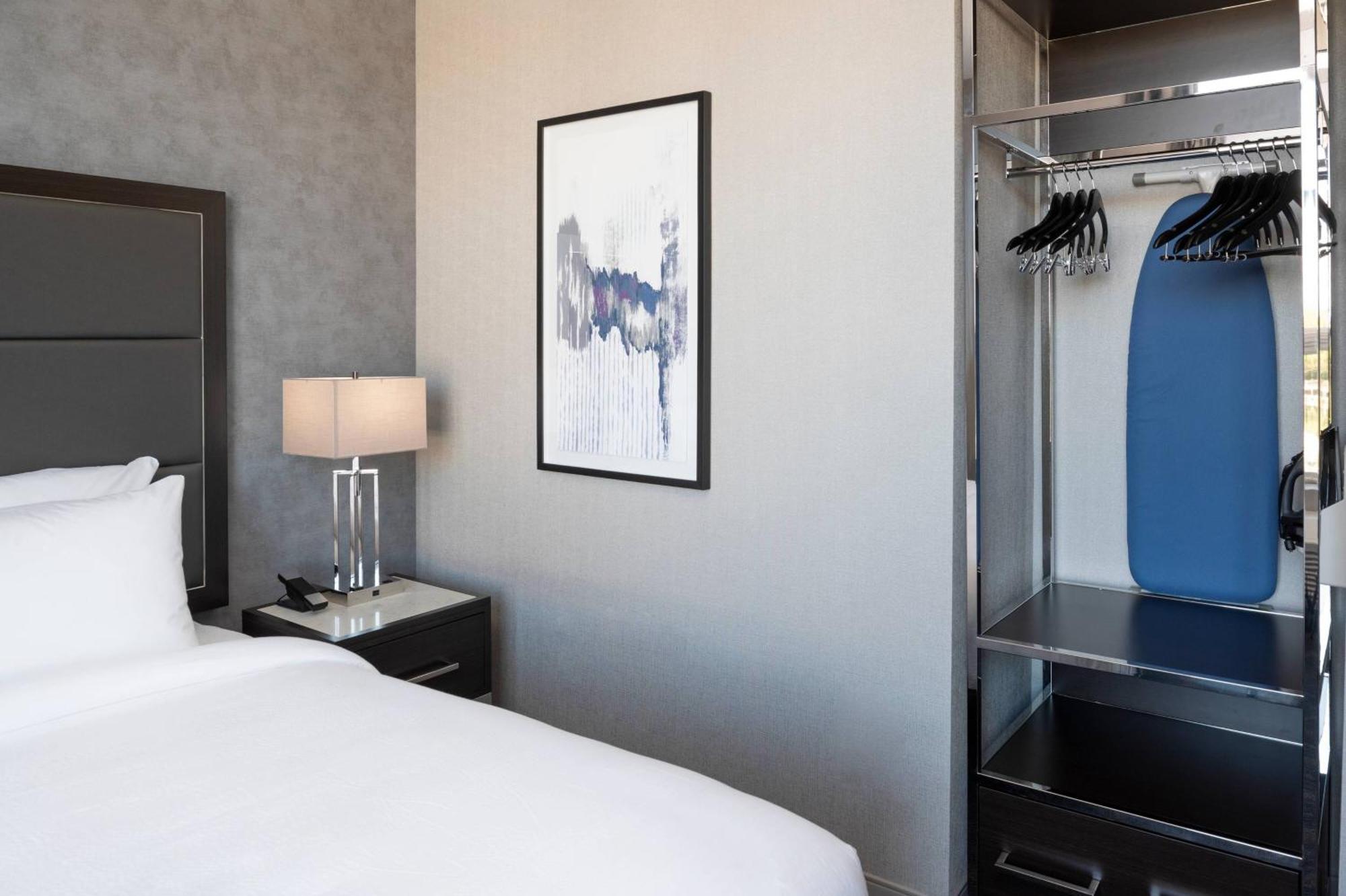 Residence Inn By Marriott Boston Нейтик Экстерьер фото